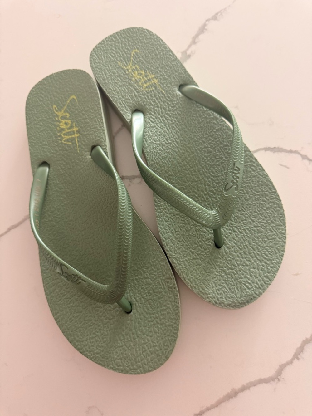 Scott Hawaii Jade Green Flip Flop Sandals